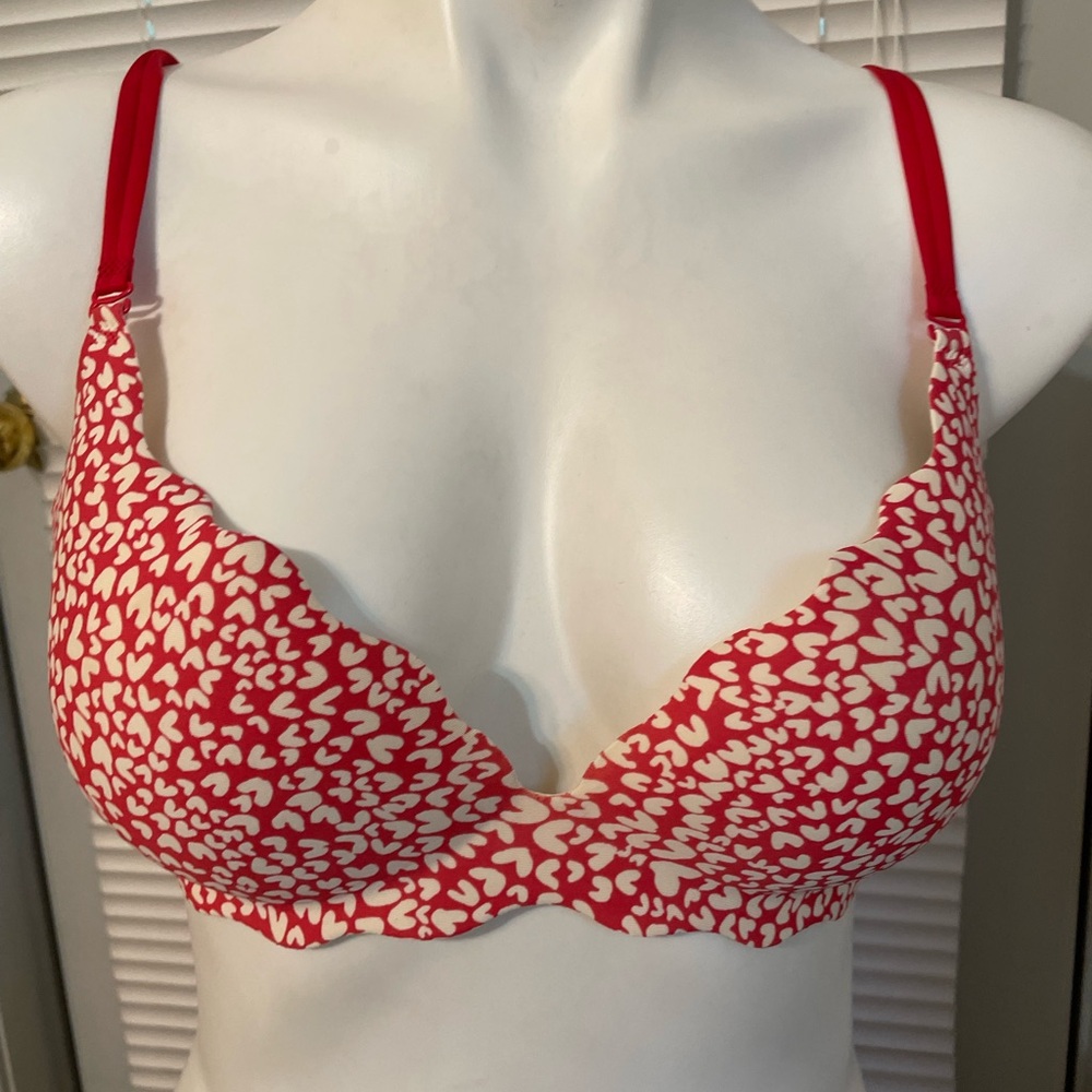 VS Victoria’s Secret Red Heart Very Sexy Push-Up Bra 36C